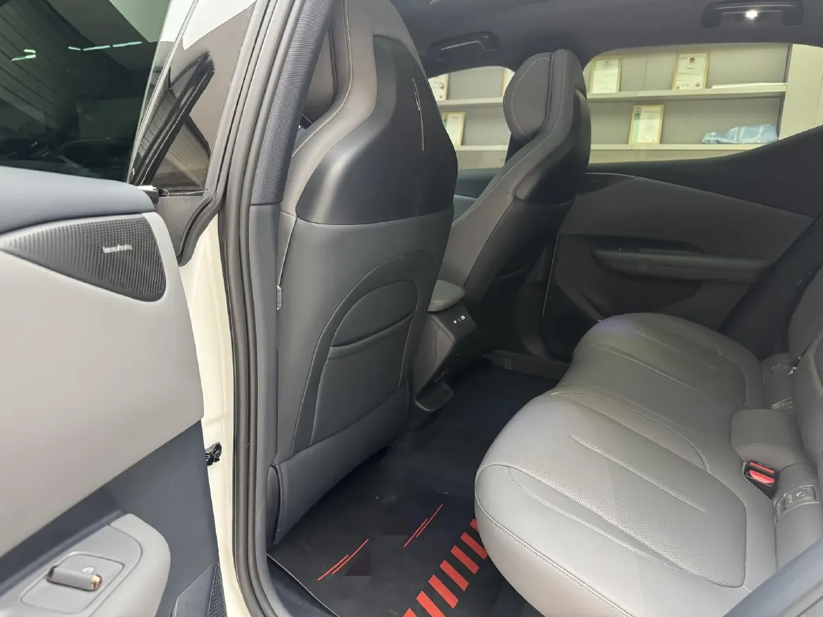 2025 Dongfeng Z9 2.0T 258HP L4 8AT,autocango,china used car exporter,china ev exporter,chinese used car exporter,chinese used ev exporter