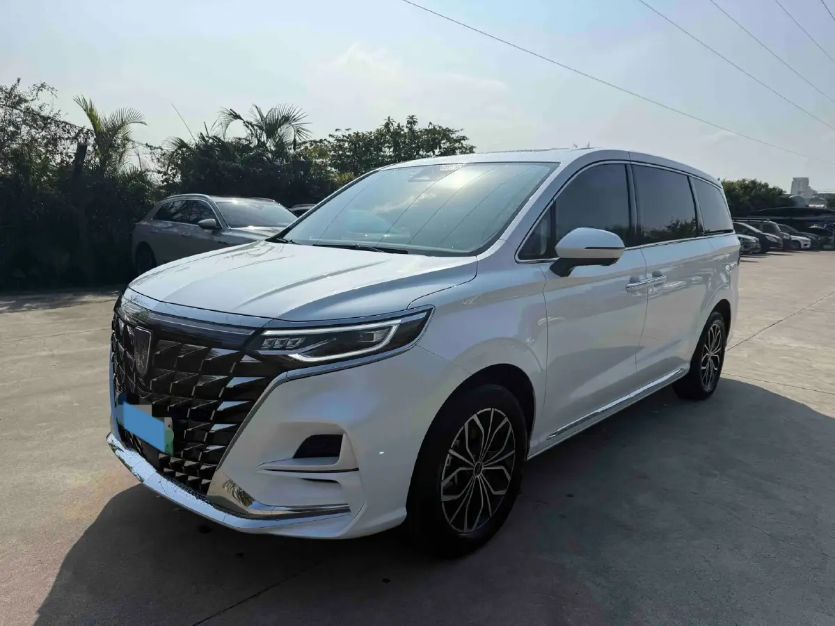 2025 Roewe iMAX8 1.5T 150HP L4 1DHT PHEV 24.7KWH