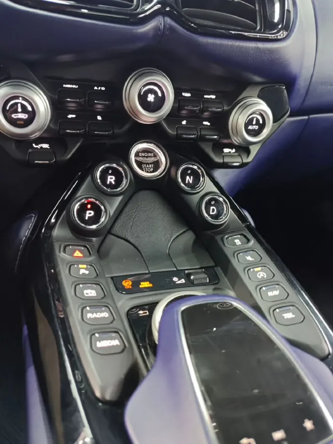 2018 Aston Martin V8 Vantage 4.0T 510HP V8 8AT,autocango,china used car exporter,china ev exporter,chinese used car exporter,chinese used ev exporter