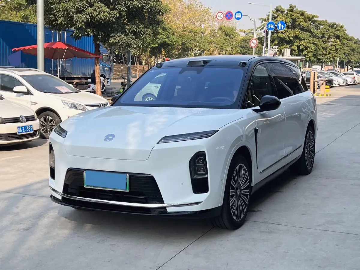 2026 NIO ES8 BEV