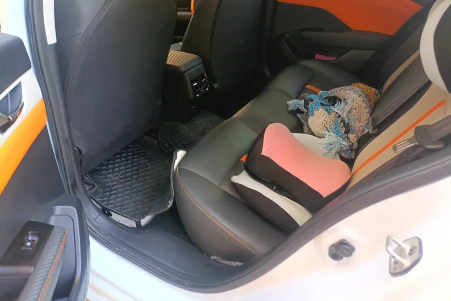 2023 DongFeng Aeolus YiXuan 1.5L 125HP L4 6DCT,autocango,china used car exporter,china ev exporter,chinese used car exporter,chinese used ev exporter