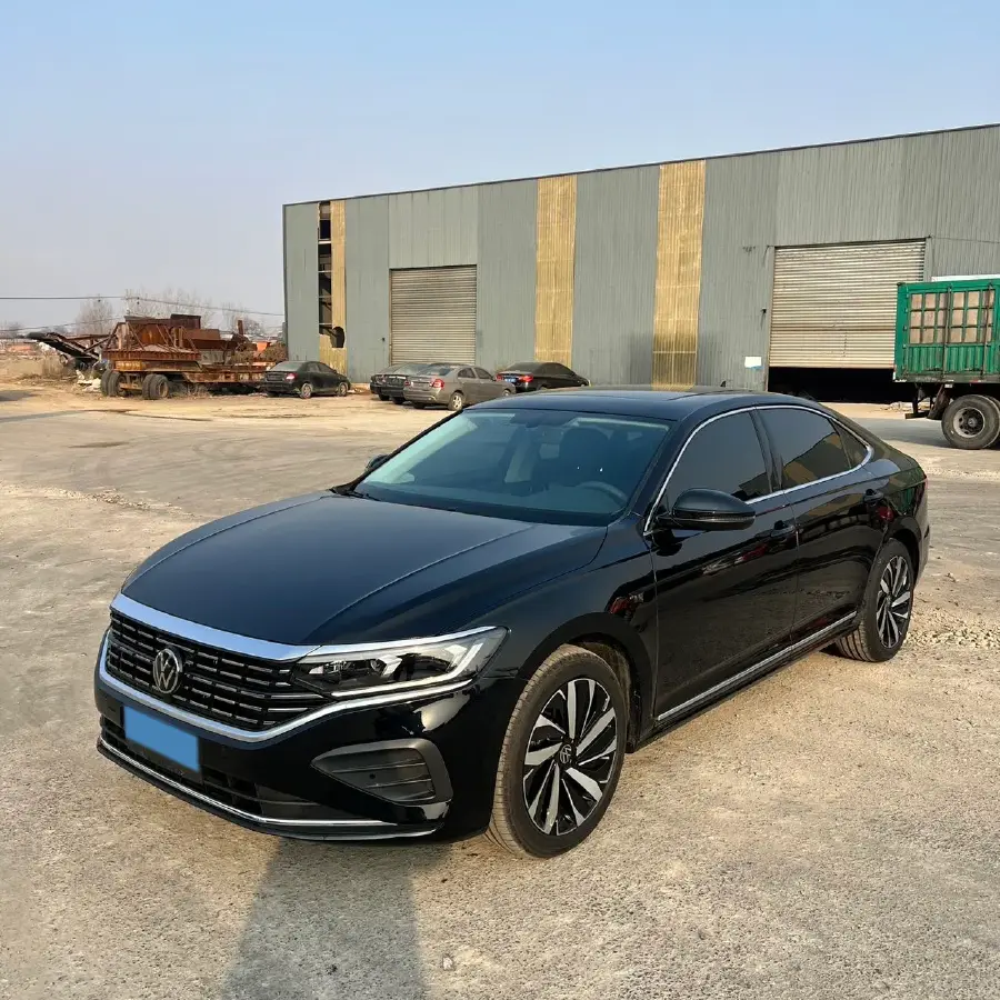 2025 Volkswagen Passat 2.0T 186HP L4 7DCT