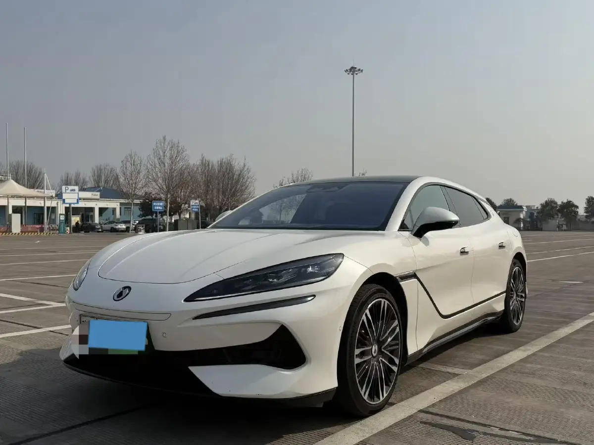 2024 Denza DenzaZ9GT 2.0T 207HP L4 E-CVT PHEV 38.5KWH