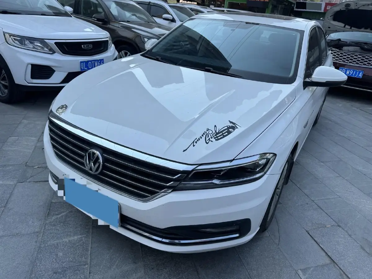 2019 Volkswagen Sagitar 1.2T 116HP L4 7DCT