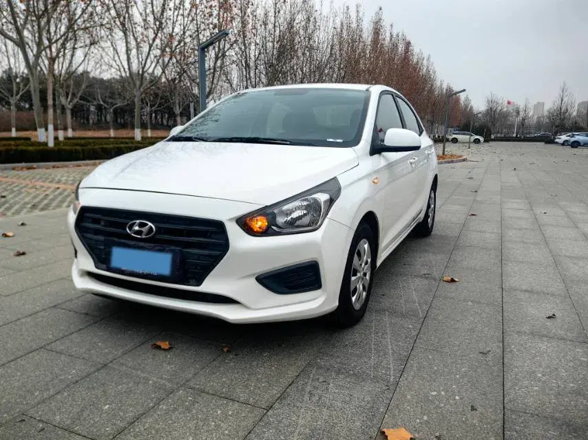 2017 Hyundai Reina 1.4L 95HP L4 5MT