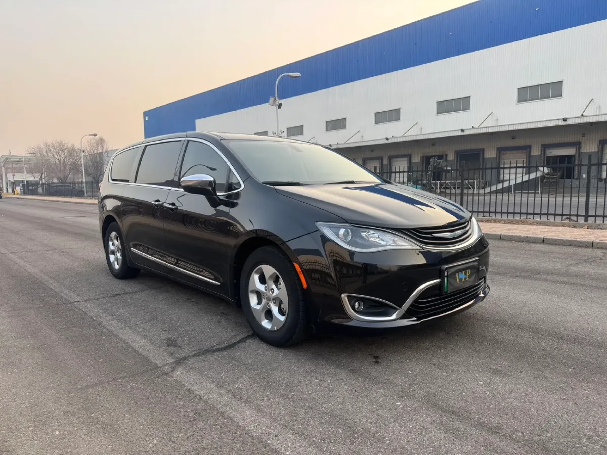 2018 Chrysler Pacifica 3.6L 245HP V6 E-CVT PHEV 16KWH,autocango,china used car exporter,china ev exporter,chinese used car exporter,chinese used ev exporter