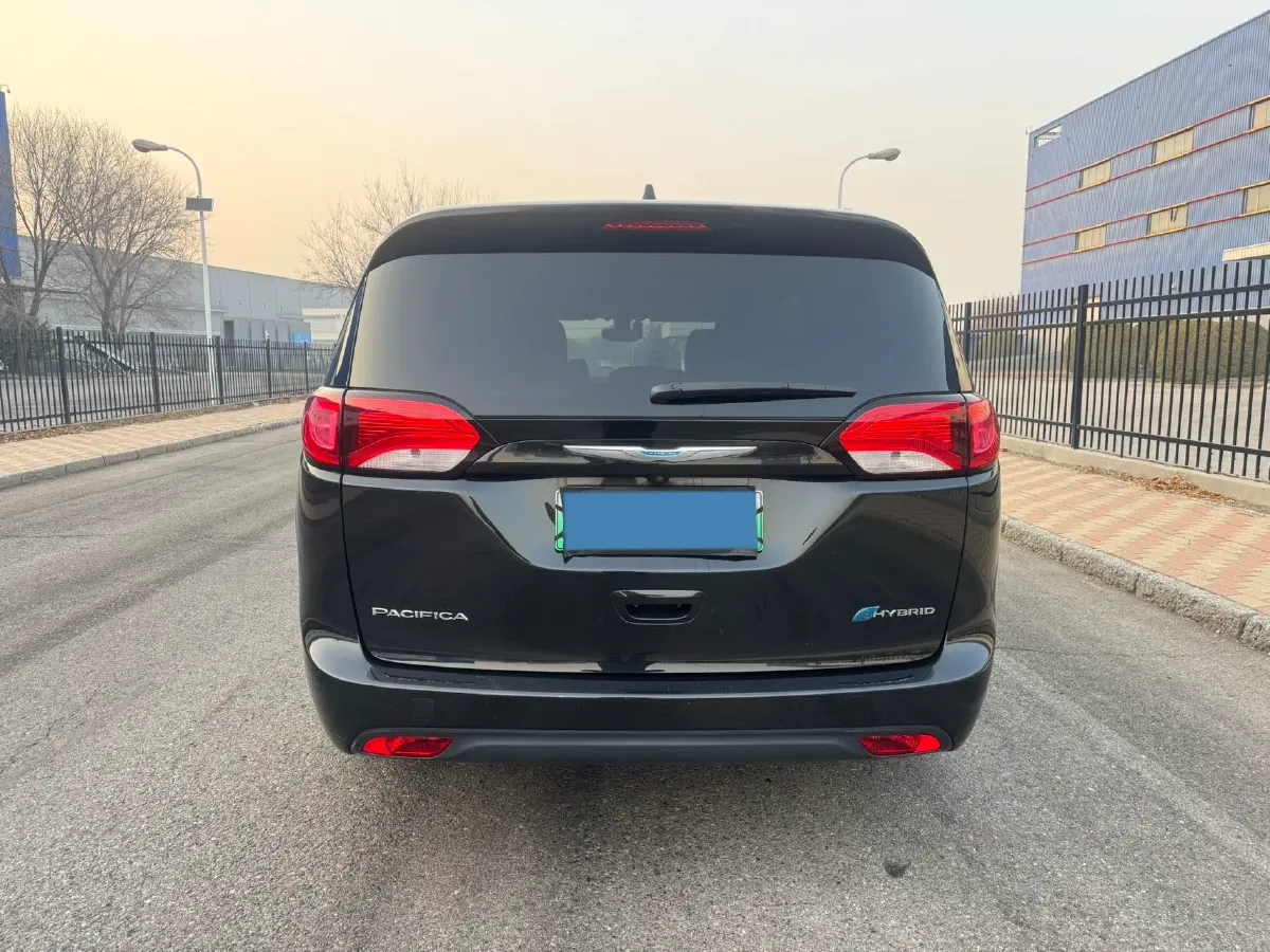 2018 Chrysler Pacifica 3.6L 245HP V6 E-CVT PHEV 16KWH,autocango,china used car exporter,china ev exporter,chinese used car exporter,chinese used ev exporter