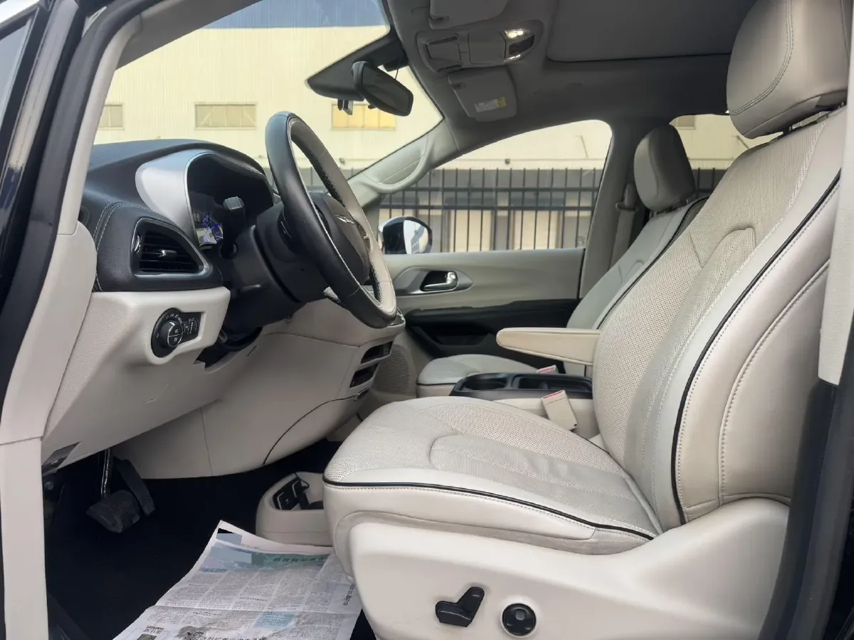 2018 Chrysler Pacifica 3.6L 245HP V6 E-CVT PHEV 16KWH,autocango,china used car exporter,china ev exporter,chinese used car exporter,chinese used ev exporter