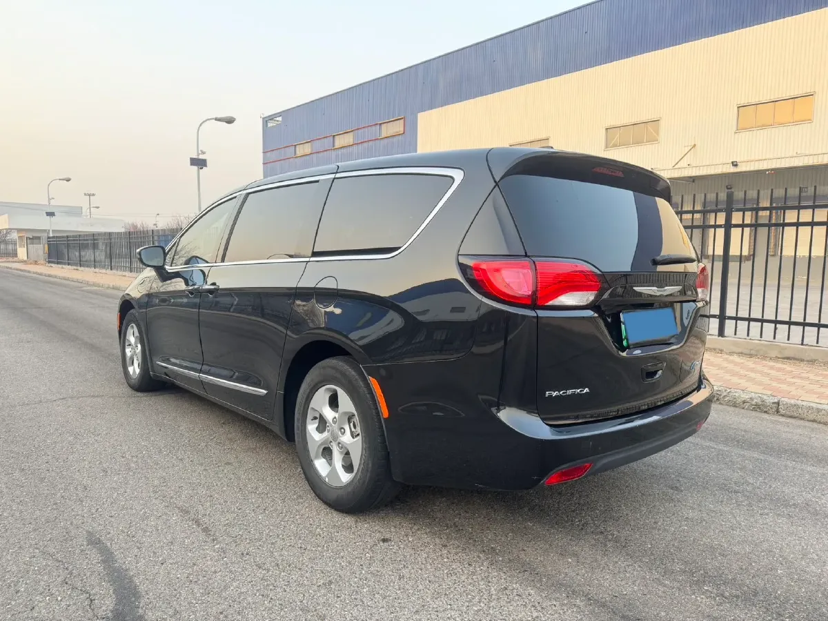 2018 Chrysler Pacifica 3.6L 245HP V6 E-CVT PHEV 16KWH,autocango,china used car exporter,china ev exporter,chinese used car exporter,chinese used ev exporter
