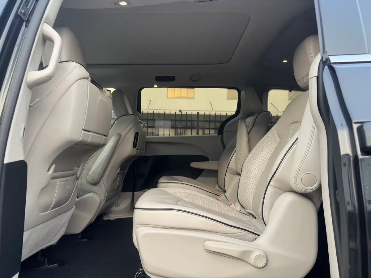 2018 Chrysler Pacifica 3.6L 245HP V6 E-CVT PHEV 16KWH,autocango,china used car exporter,china ev exporter,chinese used car exporter,chinese used ev exporter