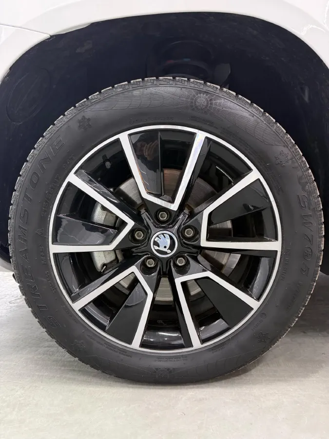 2022 Skoda Karoq 1.4T 150HP L4 7DCT,autocango,china used car exporter,china ev exporter,chinese used car exporter,chinese used ev exporter