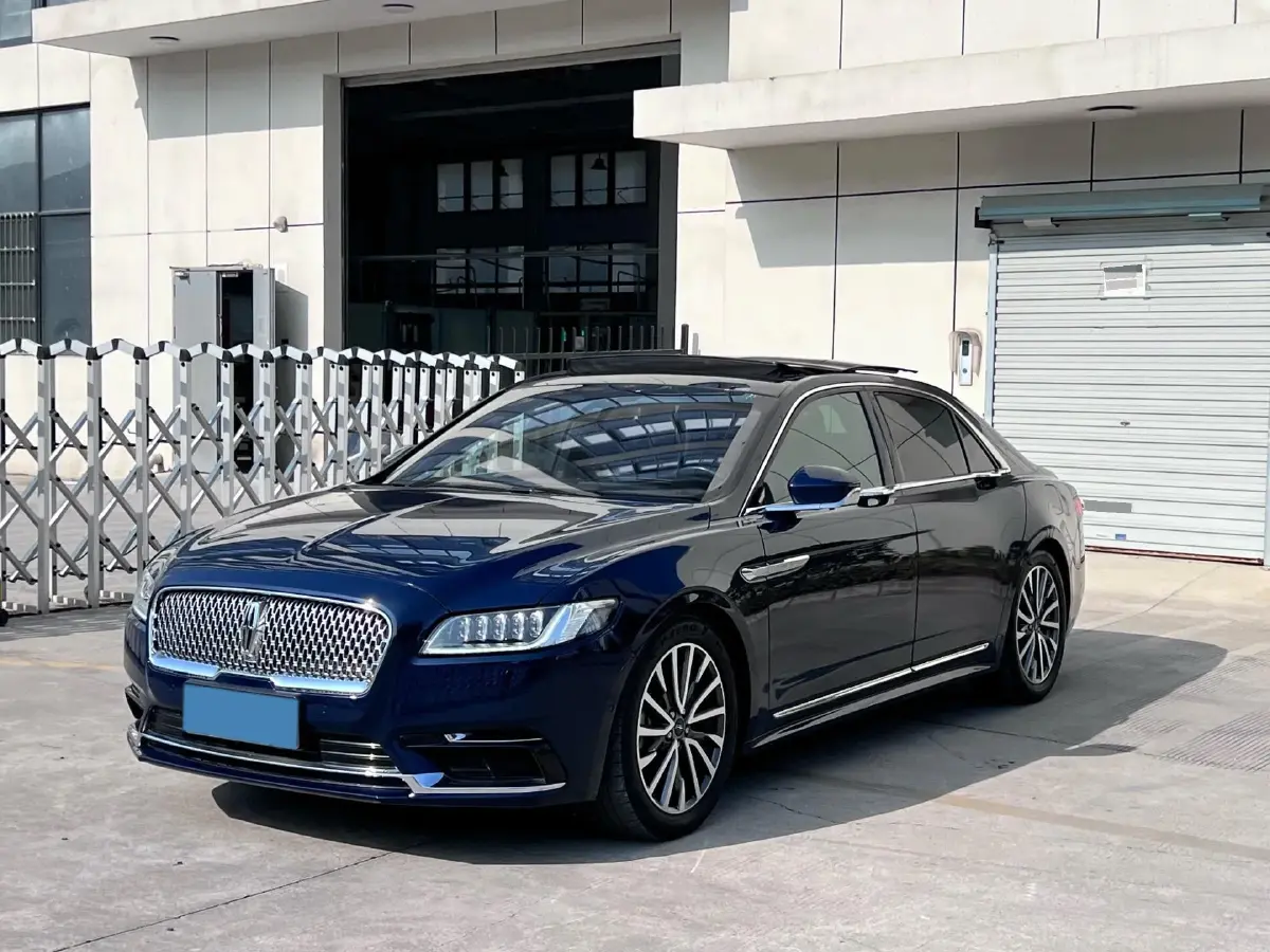 2018 Lincoln Continental 2.0T 261HP L4 6AT