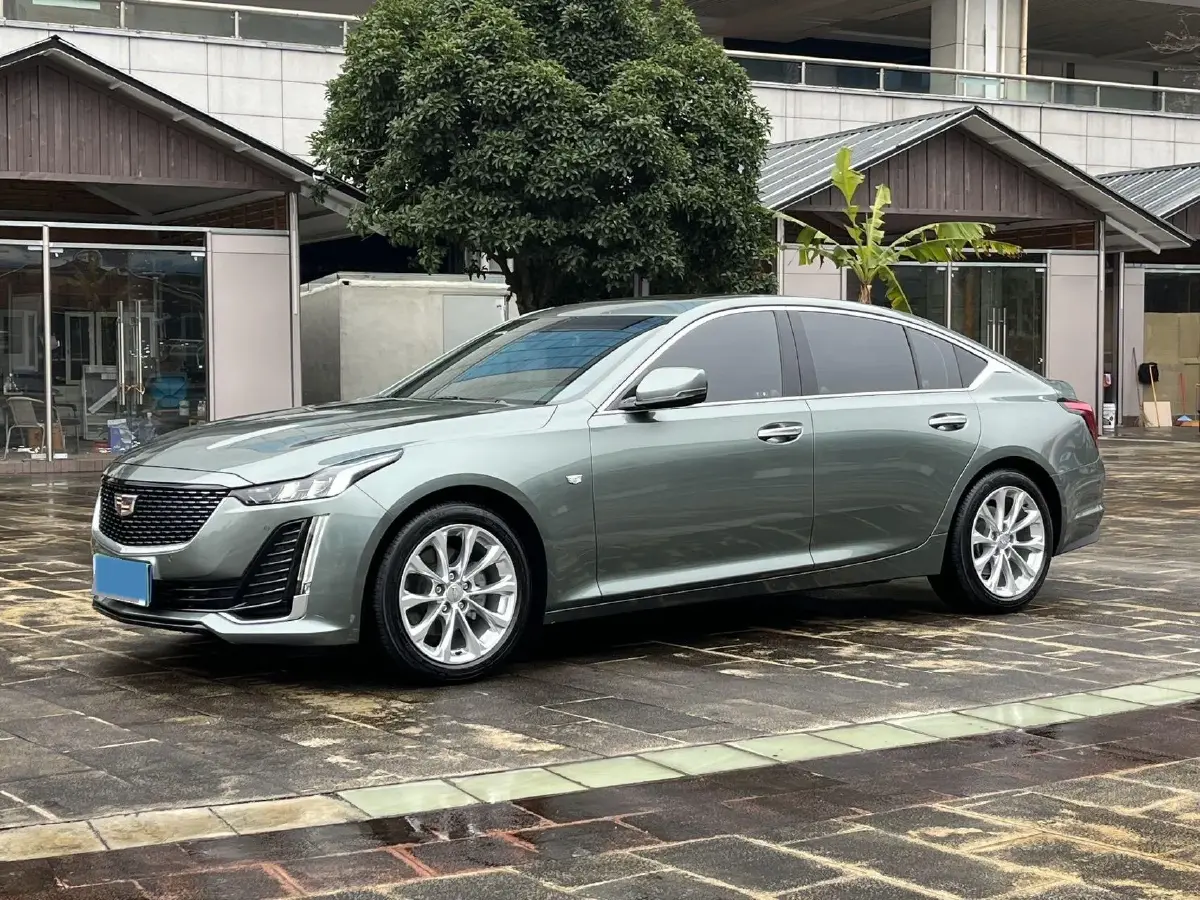 2023 Cadillac CT5 2.0T 237HP L4 10AT