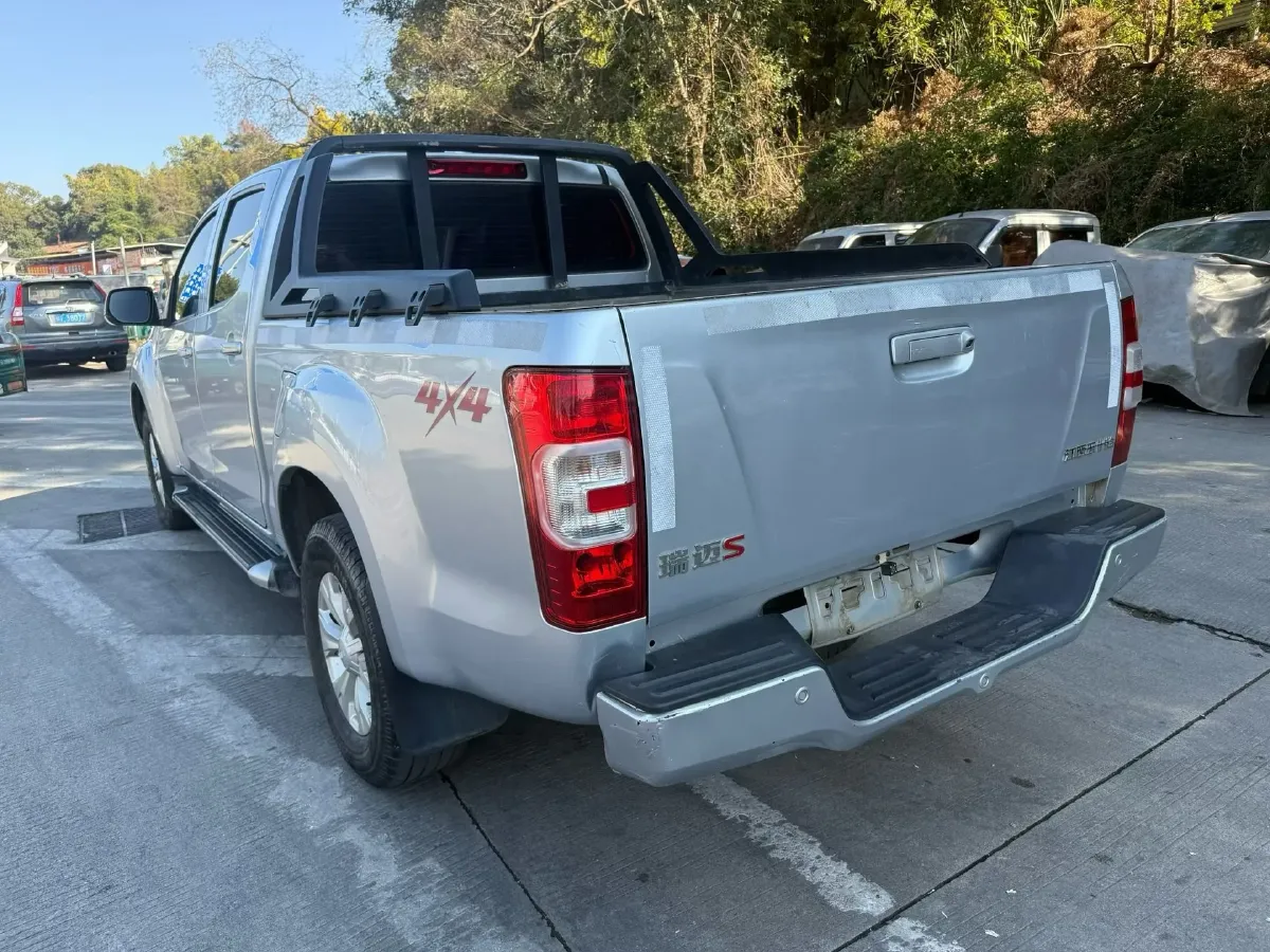 2019 Isuzu RE-MAX Jim 2.5T 129HP L4 6MT,autocango,china used car exporter,china ev exporter,chinese used car exporter,chinese used ev exporter