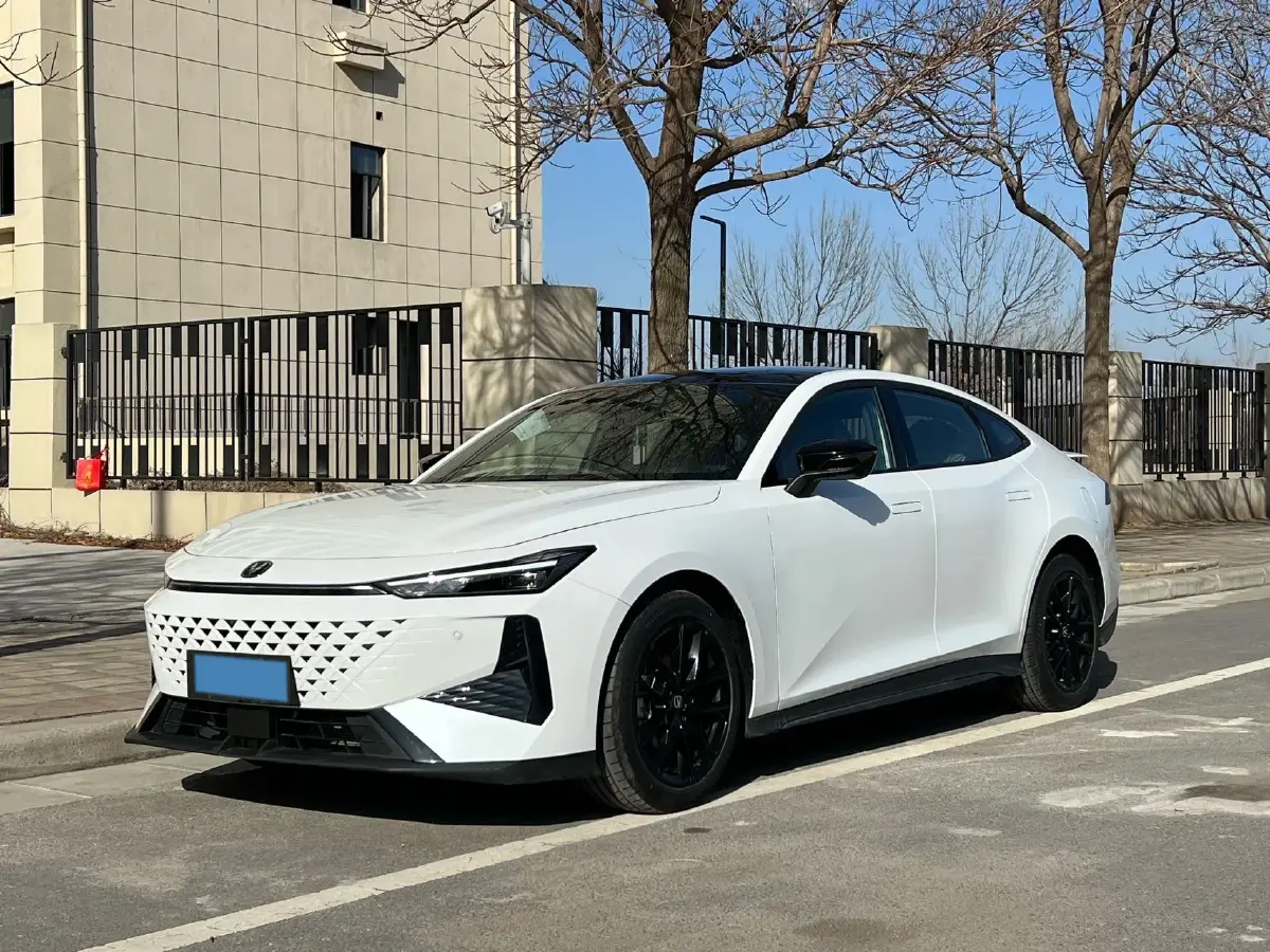 2024 ChangAn UNI-V 1.5T 188HP L4 7DCT