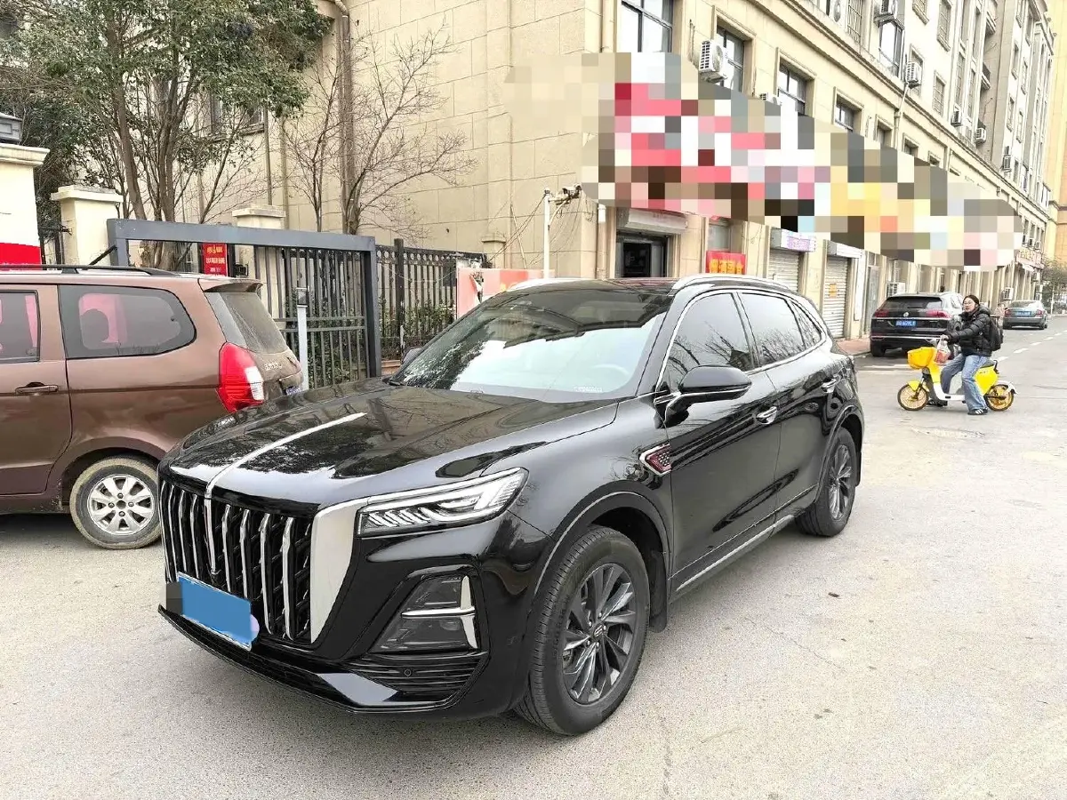 2023 HongQi HS5 2.0T 252HP L4 8AT