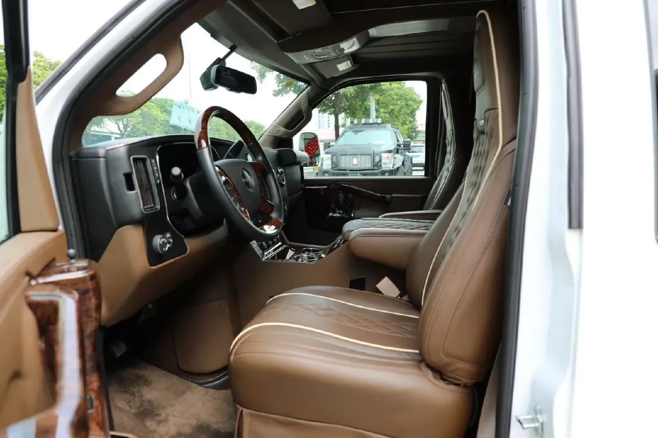 2014 GMC SAVANA 6.0L 328HP V8 6AT,autocango,china used car exporter,china ev exporter,chinese used car exporter,chinese used ev exporter