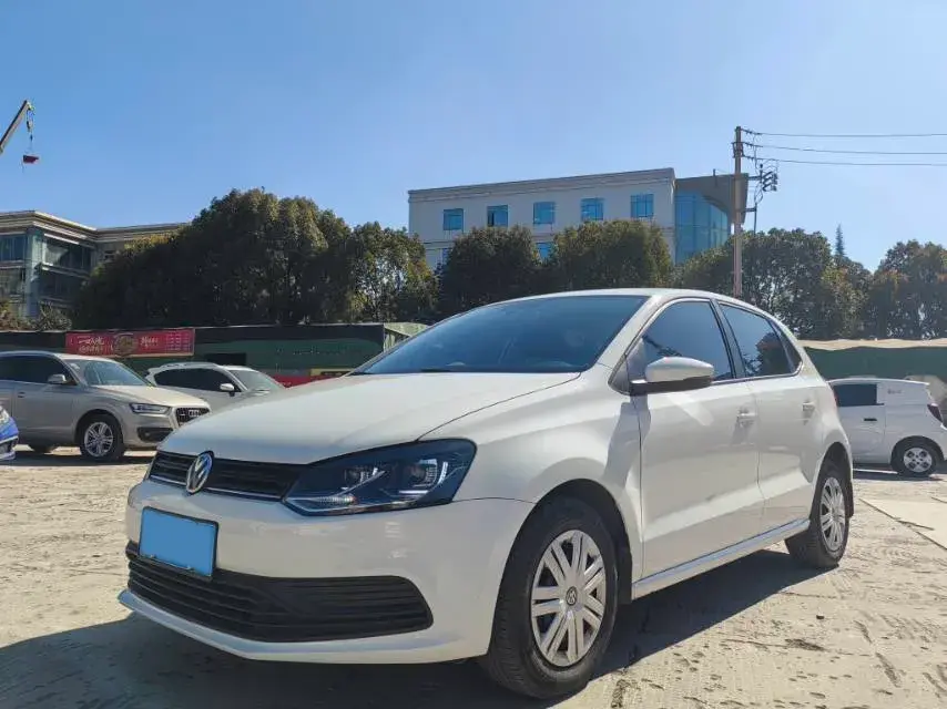 2016 Volkswagen Polo 1.4L 90HP L4 6AT