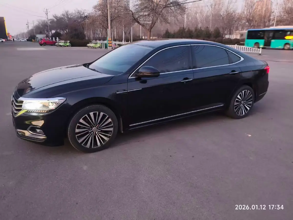 2019 Volvo V40 1.5T 152HP L4 6AT