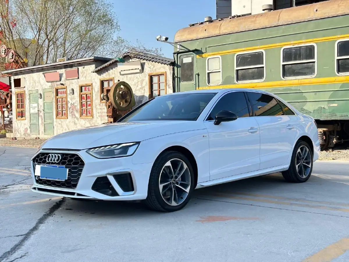 2024 Audi A4L 2.0T 190HP L4 7DCT