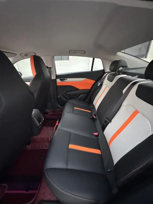 2023 DongFeng Aeolus YiXuan 1.5L 125HP L4 6DCT,autocango,china used car exporter,china ev exporter,chinese used car exporter,chinese used ev exporter