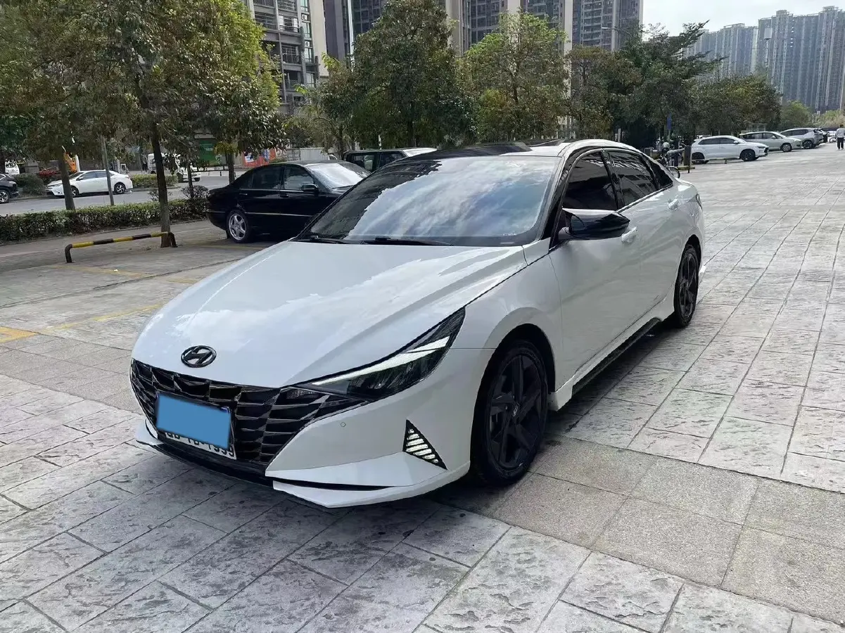 2022 Hyundai Elantra 1.5L 115HP L4 CVT