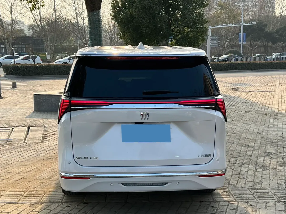 2025 Buick GL8 2.0T 237HP L4 9AT,autocango,china used car exporter,china ev exporter,chinese used car exporter,chinese used ev exporter