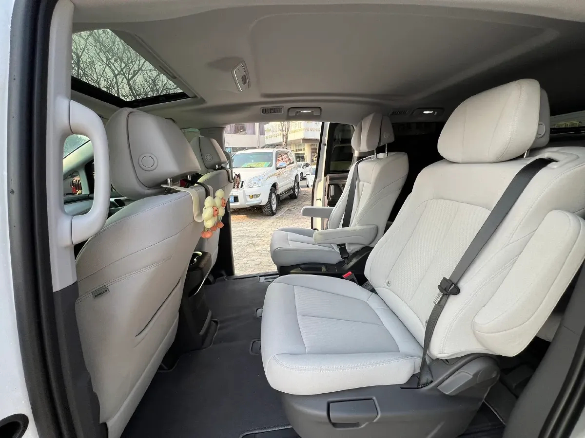 2025 Buick GL8 2.0T 237HP L4 9AT,autocango,china used car exporter,china ev exporter,chinese used car exporter,chinese used ev exporter