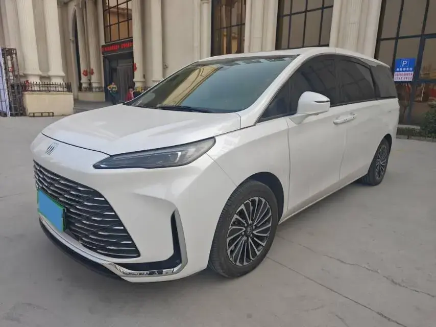 2025 Buick GL8 1.5T 180HP L4 2DHT PHEV