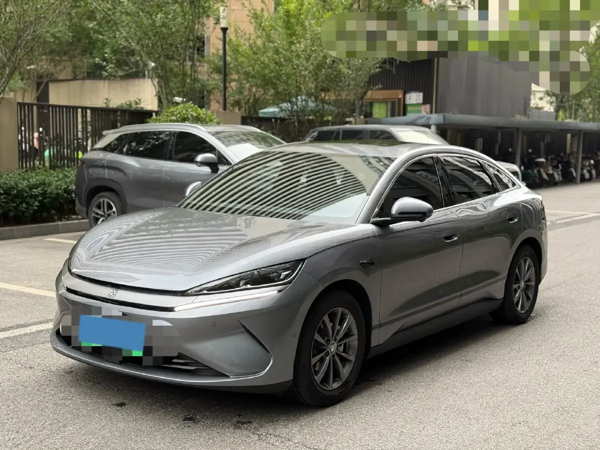 2025 BYD QinL BEV
