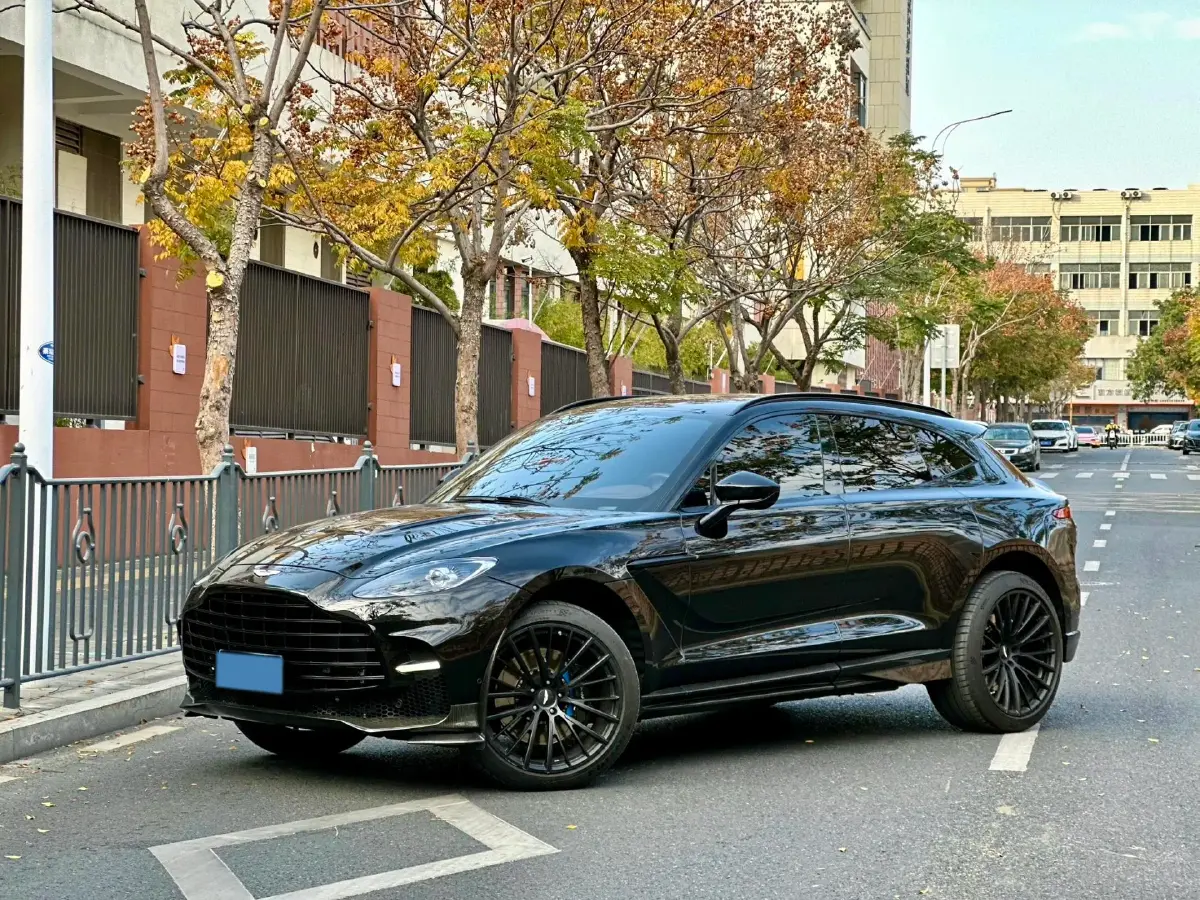 2020 Aston Martin DBX 4.0T 550HP V8 9AT