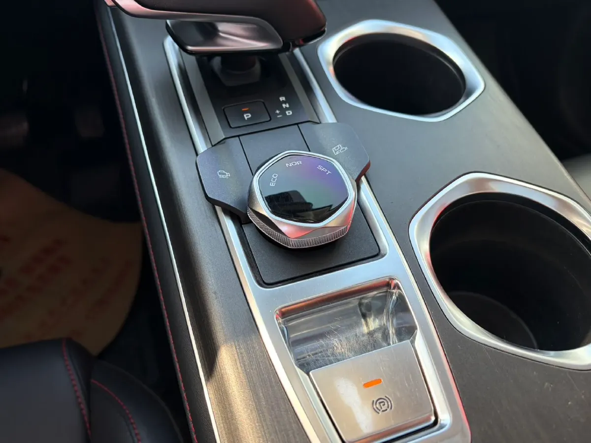 2022 ChangAn Oshan X7 Plus 1.5T 188HP L4 7DCT,autocango,china used car exporter,china ev exporter,chinese used car exporter,chinese used ev exporter