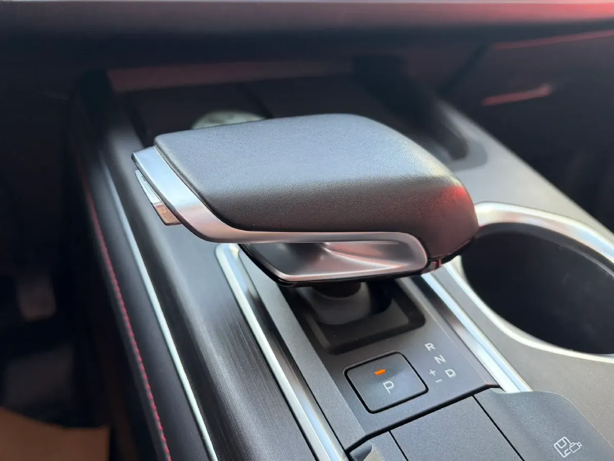 2022 ChangAn Oshan X7 Plus 1.5T 188HP L4 7DCT,autocango,china used car exporter,china ev exporter,chinese used car exporter,chinese used ev exporter