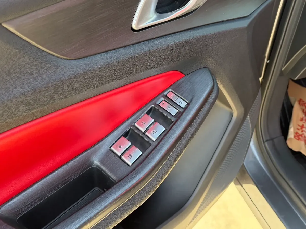 2022 ChangAn Oshan X7 Plus 1.5T 188HP L4 7DCT,autocango,china used car exporter,china ev exporter,chinese used car exporter,chinese used ev exporter