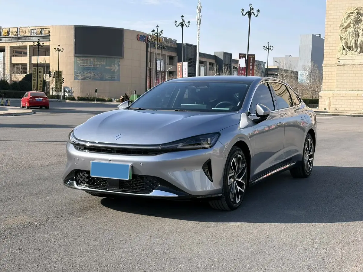 2025 BaoJun XiangJing 1.5T 143HP L4 1DHT PHEV