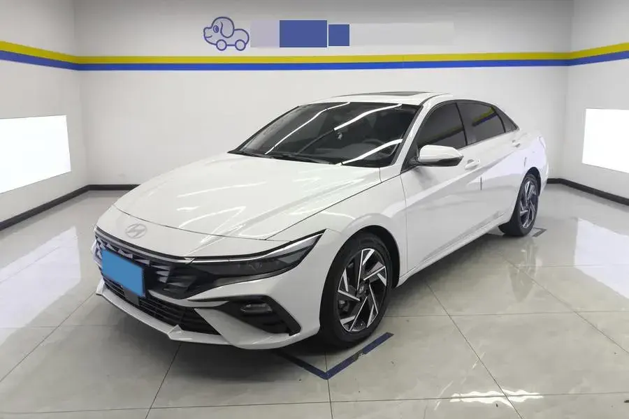 2023 Hyundai Elantra 1.5L 115HP L4 CVT