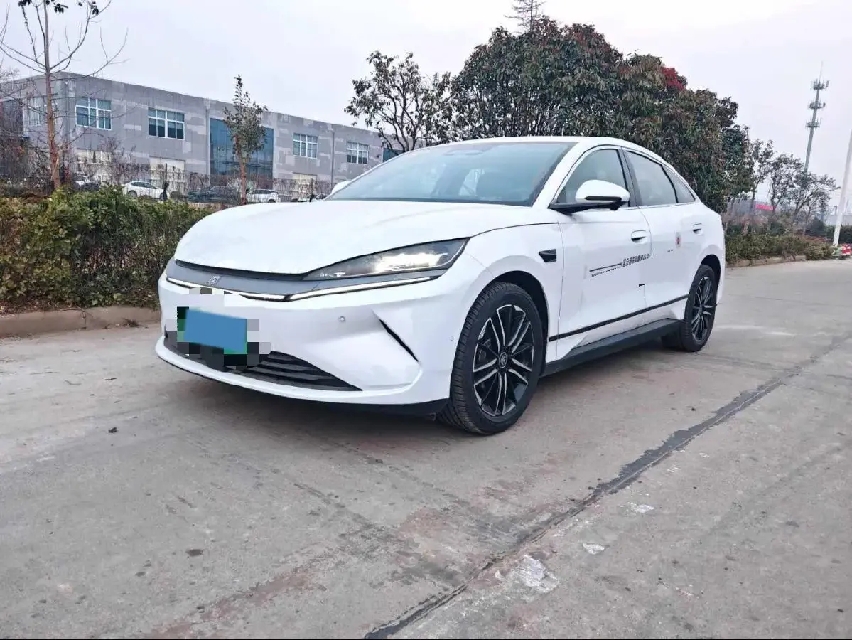 2025 BYD QinL BEV