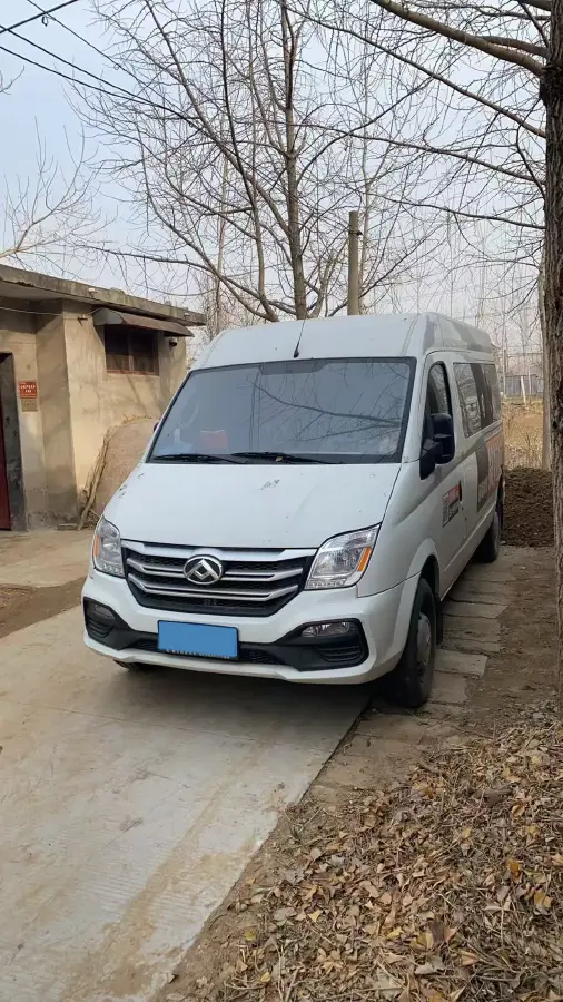 2023 MAXUS XinTu V80 2.0T 127HP L4 6MT