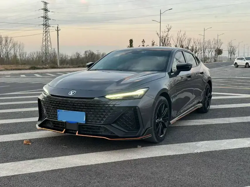 2023 ChangAn UNI-V 2.0T 233HP L4 8AT