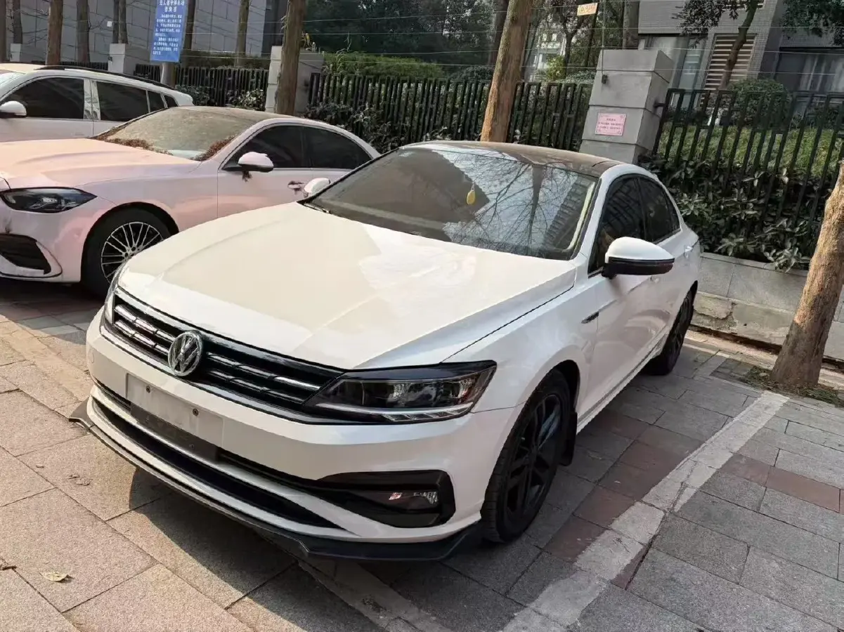2019 Volkswagen Passat 1.4T 150HP L4 7DCT