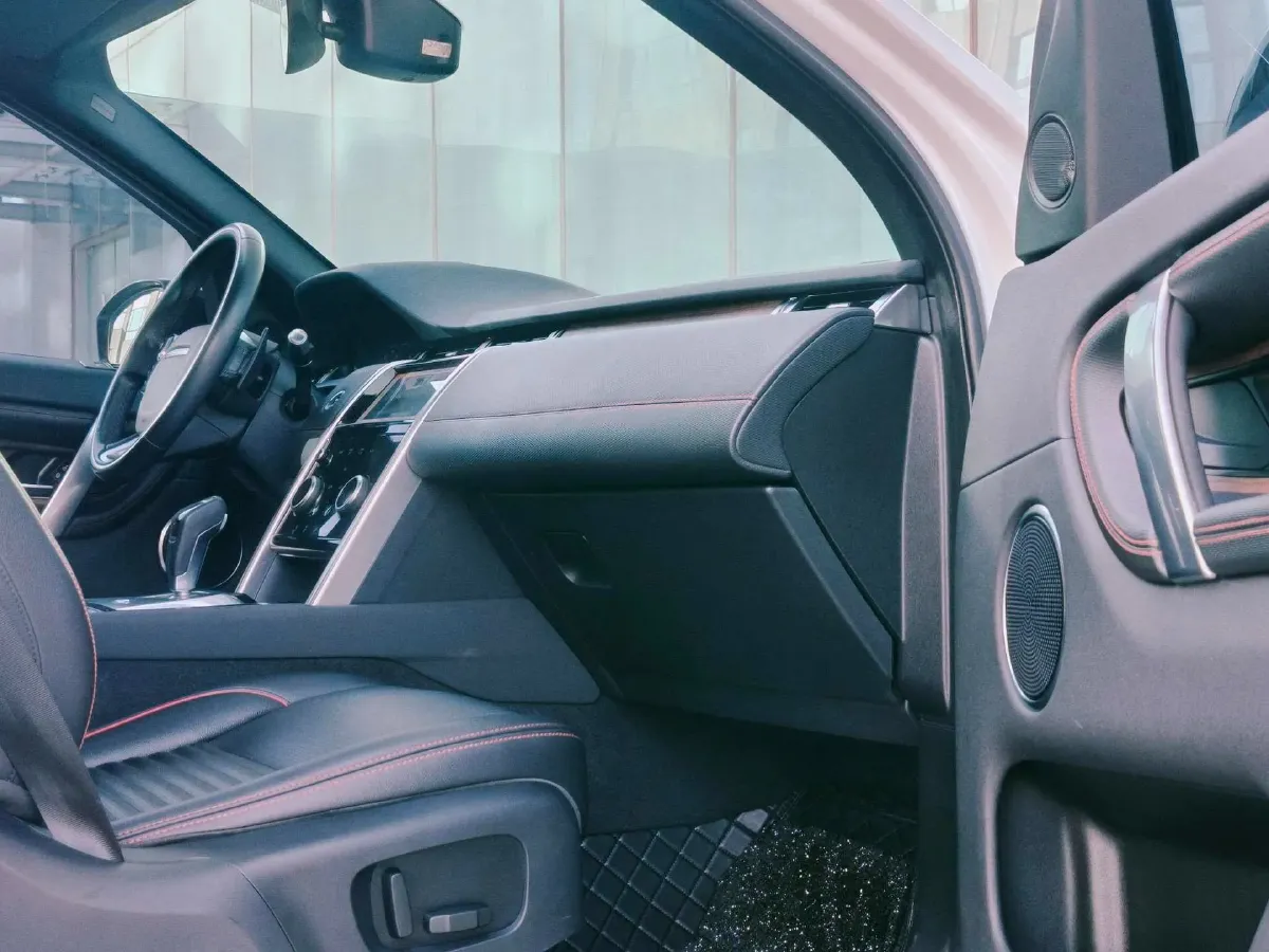 2020 Land Rover Discovery Sport 2.0T 249HP L4 9AT,autocango,china used car exporter,china ev exporter,chinese used car exporter,chinese used ev exporter