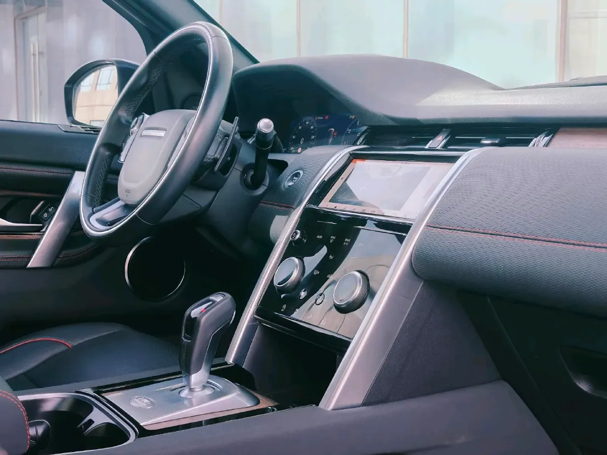 2020 Land Rover Discovery Sport 2.0T 249HP L4 9AT,autocango,china used car exporter,china ev exporter,chinese used car exporter,chinese used ev exporter