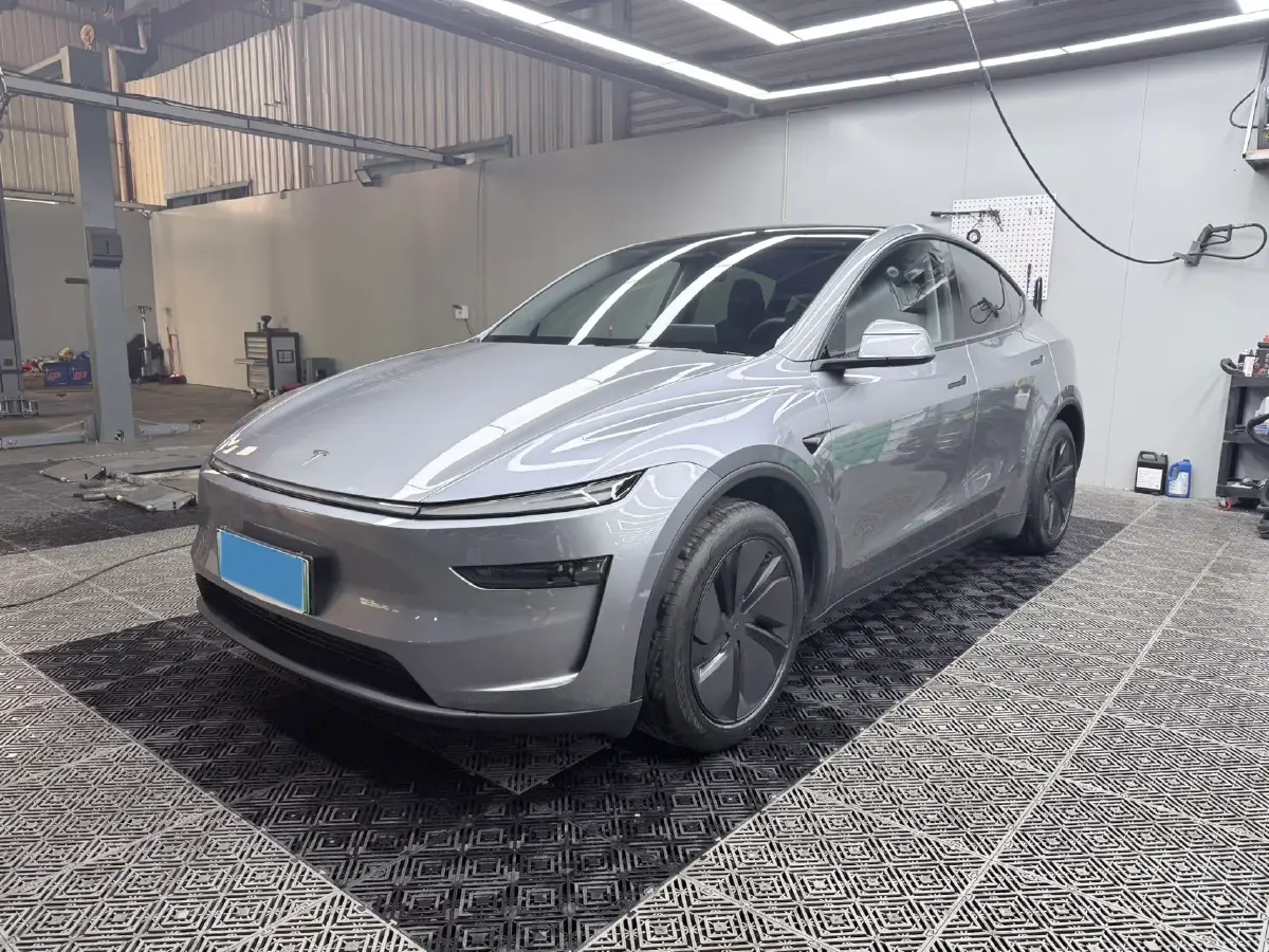 2025 Tesla Model Y BEV 62.5KWH