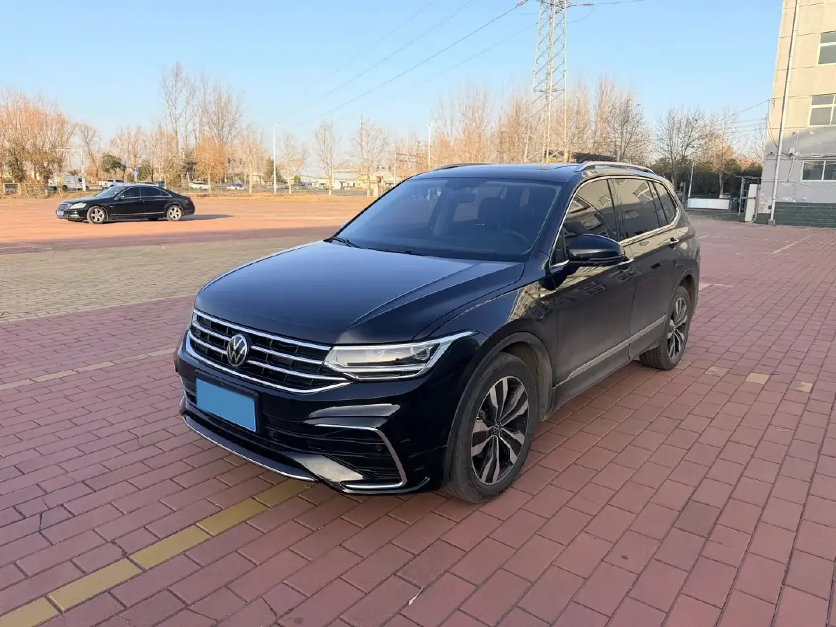 2025 Volkswagen Tiguan L 2.0T 186HP L4 7DCT