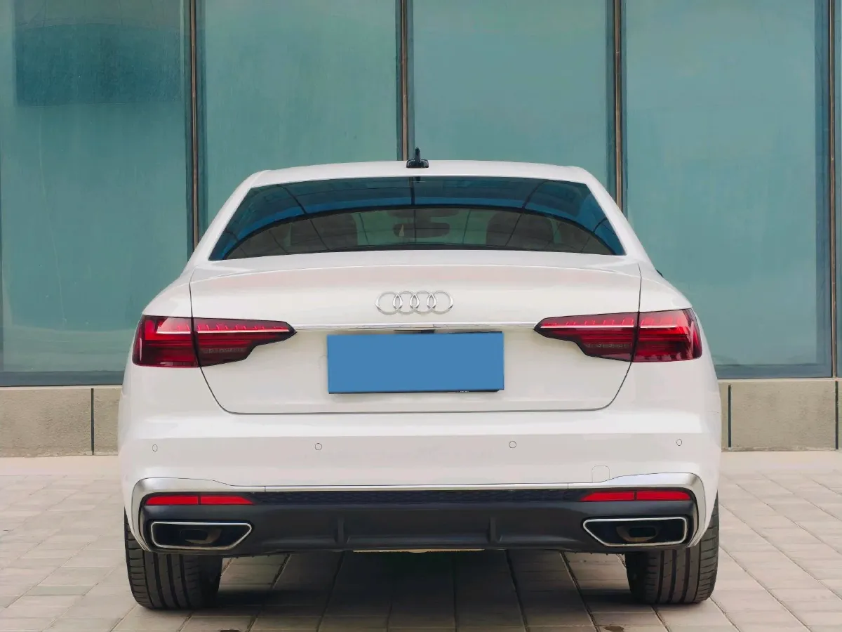2020 Audi A4L 2.0T 190HP L4 7DCT,autocango,china used car exporter,china ev exporter,chinese used car exporter,chinese used ev exporter