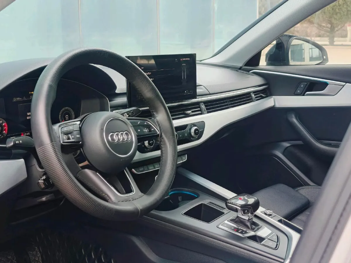 2020 Audi A4L 2.0T 190HP L4 7DCT,autocango,china used car exporter,china ev exporter,chinese used car exporter,chinese used ev exporter