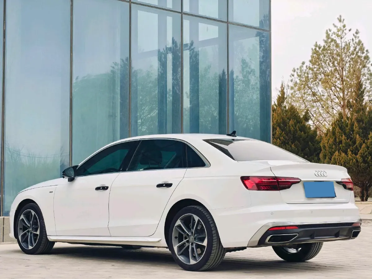 2020 Audi A4L 2.0T 190HP L4 7DCT,autocango,china used car exporter,china ev exporter,chinese used car exporter,chinese used ev exporter