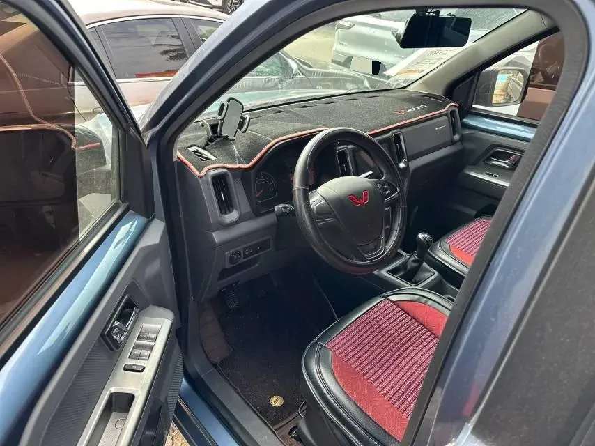 2021 WuLing ZhentTu 1.5L 99HP L4 5MT,autocango,china used car exporter,china ev exporter,chinese used car exporter,chinese used ev exporter