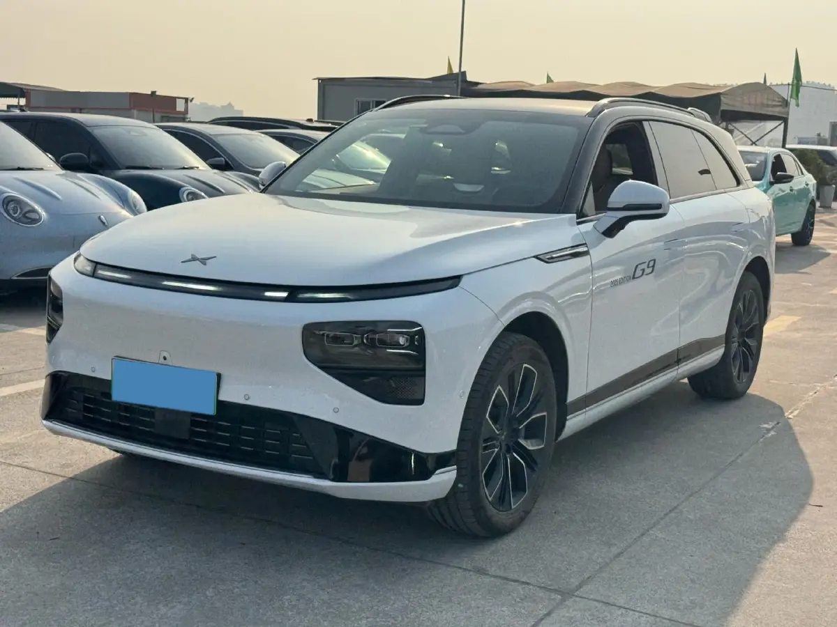 2025 Xpeng G9 BEV 79KWH