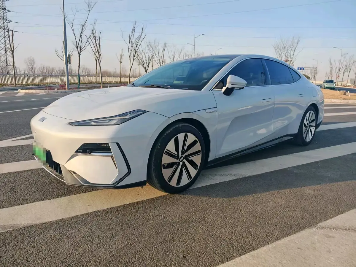 2024 Geely Galaxy E8 BEV 76KWH